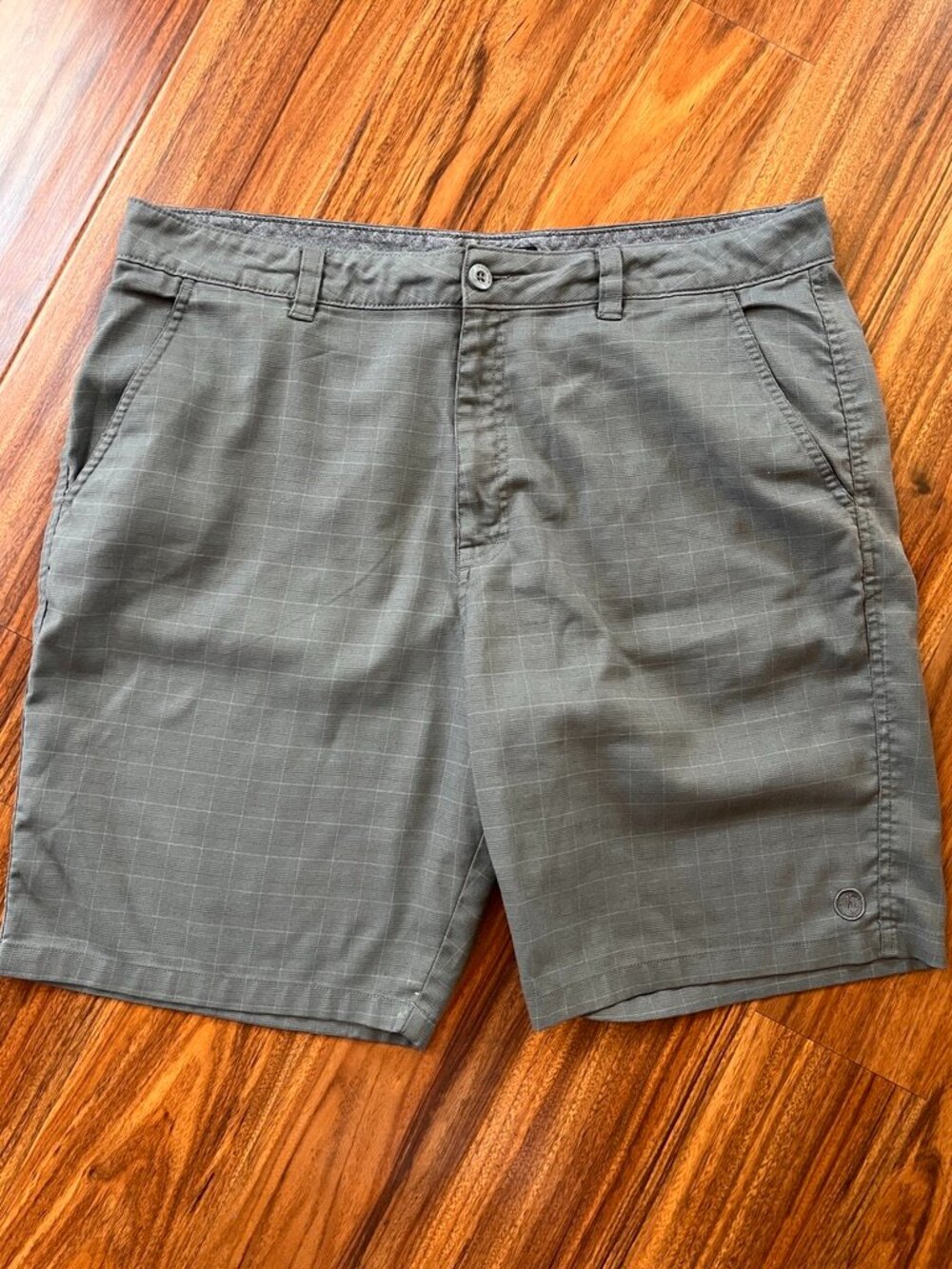 Hang Ten Men's Lightweight Chino Light Gray Check Pattern Shorts 38